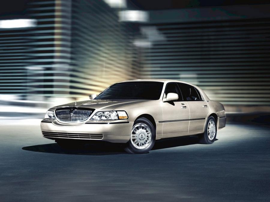  Lincoln Town Car 2003 года  (фото 6 из 68)